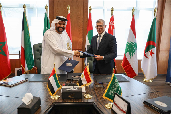 الإمارات ومصر توقعان مذكرة تفاهم لتعزيز التعاون الفضائي السلمي وتطوير المشاريع المشتركة