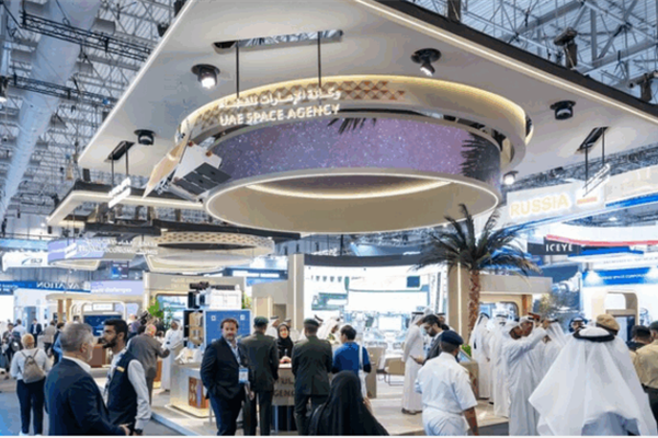 اليوم الثاني لمؤتمر الفضاء في جناح معرض دبي للطيران يسلط الضوء على الشراكات الدولية ومستقبل الفضاء